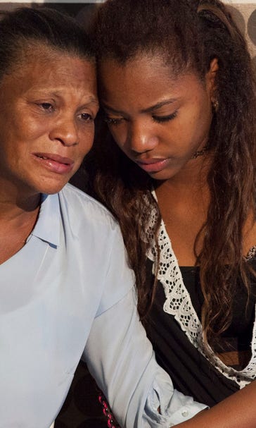 Ventura's family, fans mourn his loss at wake in Dominican